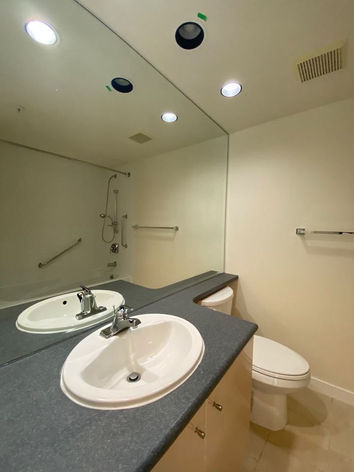 7878 Westminster Highway #907 - Photo 6 of 19