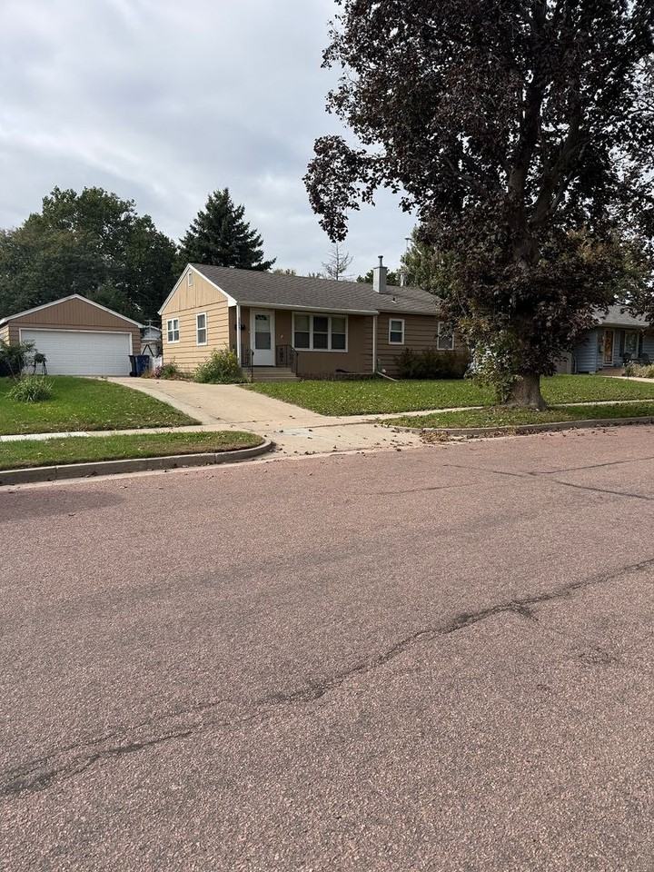 3205 S Carter Pl - Photo 2 of 50