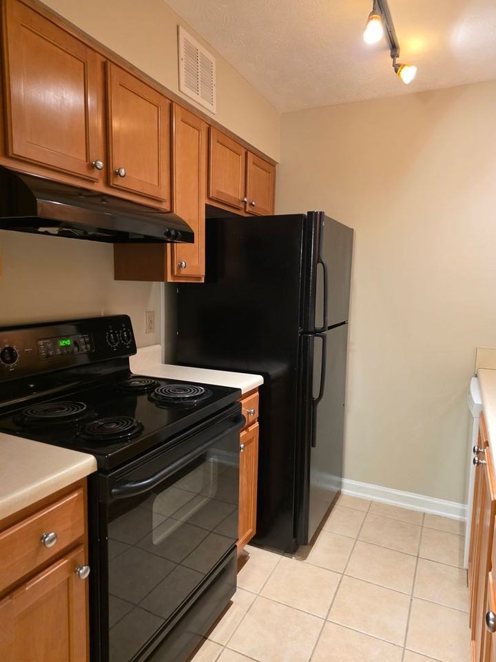 3120 Seven Pines Ct #306 - Photo 5 of 10