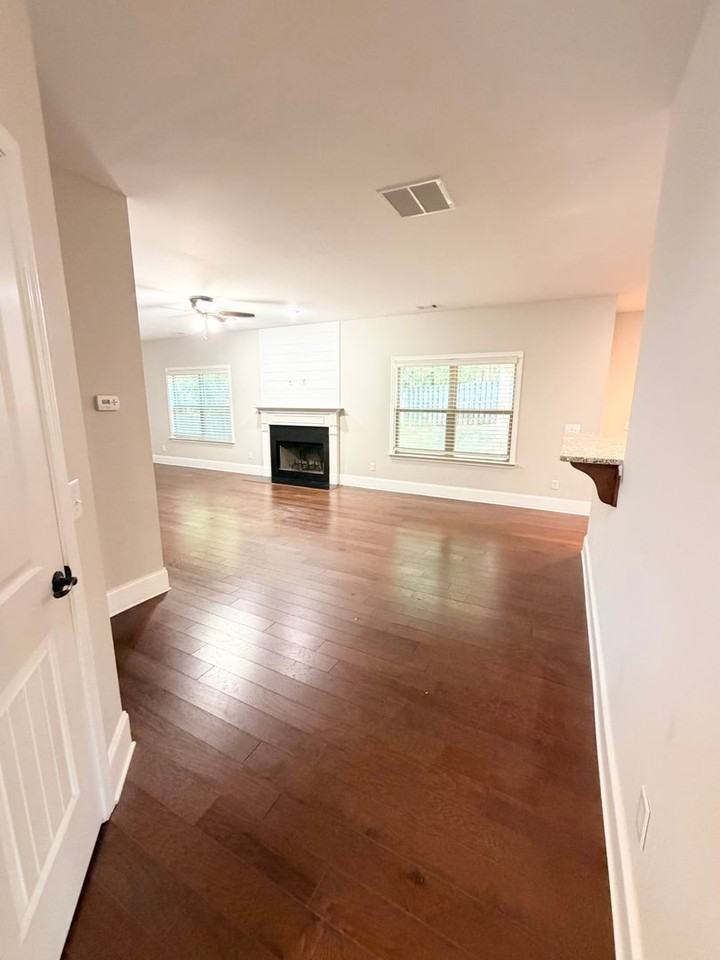 1173 Weatherford St - Photo 6 of 19