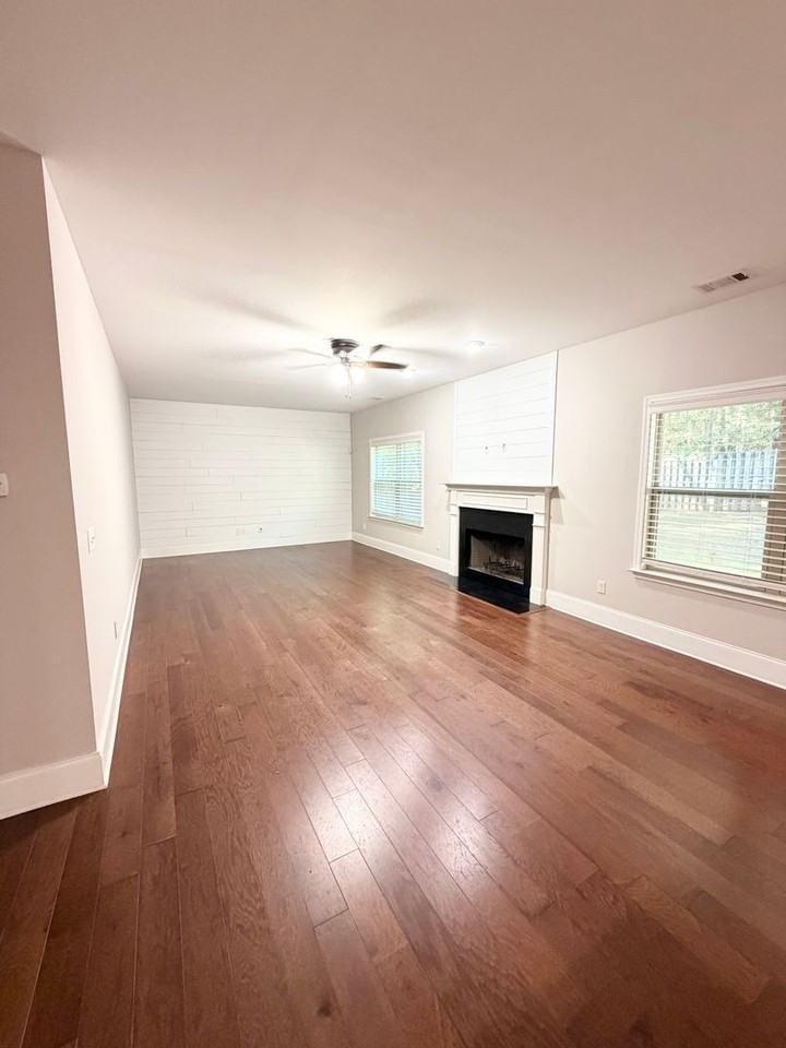1173 Weatherford St - Photo 7 of 19