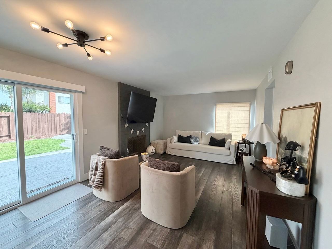 4588 Vinyard St - Photo 2 of 8