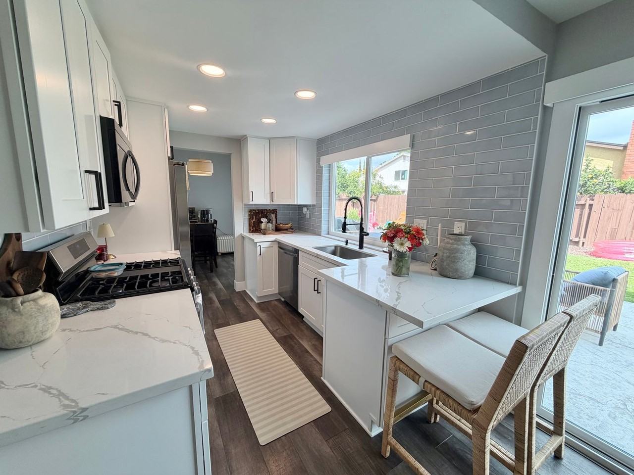 4588 Vinyard St - Photo 3 of 8