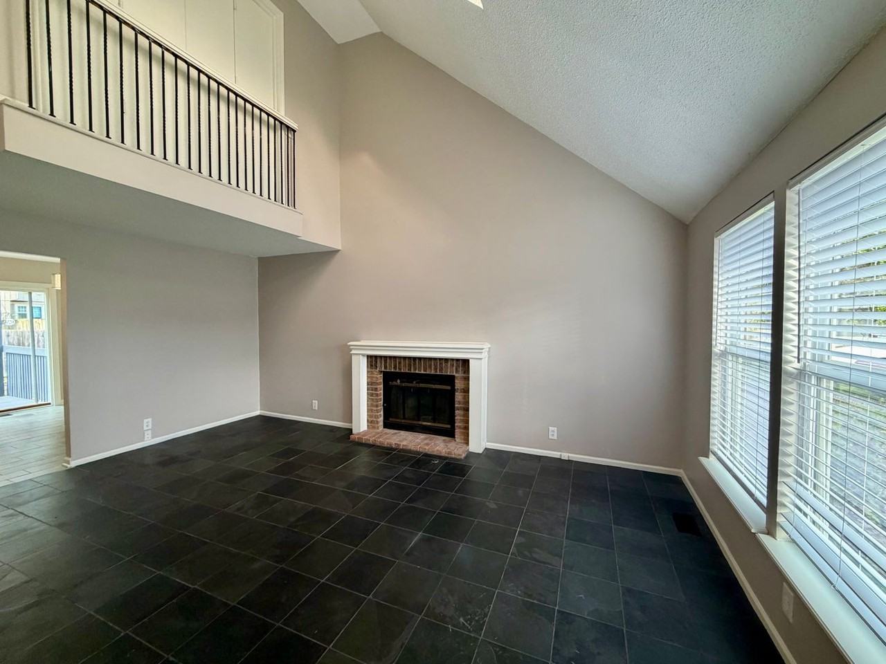 10639 W 115th St - Photo 2 of 27