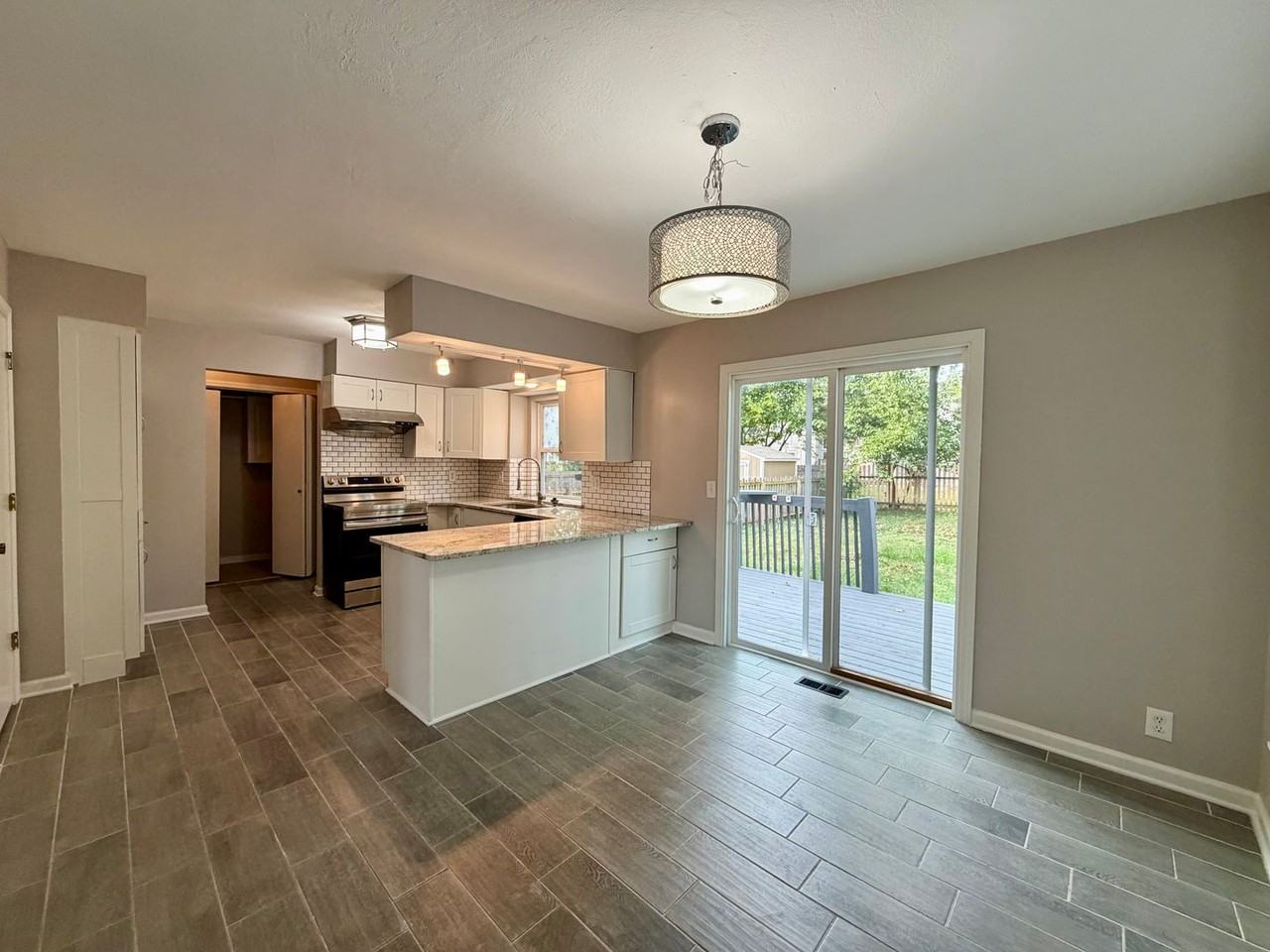 10639 W 115th St - Photo 5 of 27