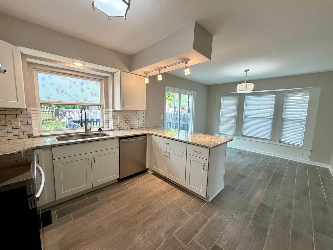 10639 W 115th St - Photo 7 of 27