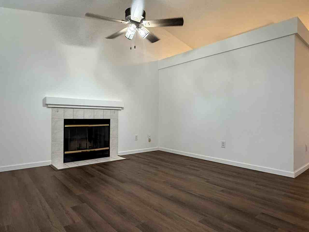 997 Arrowwood Ln - Photo 4 of 26