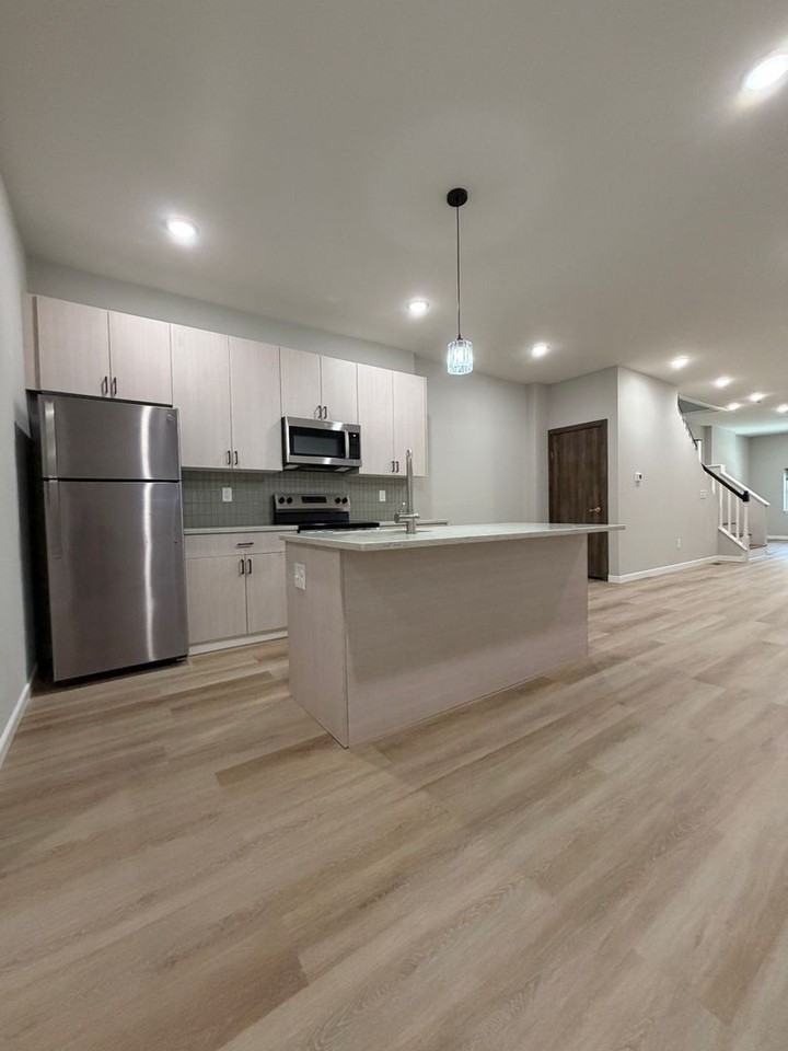 5043 Chestnut St - Photo 6 of 23