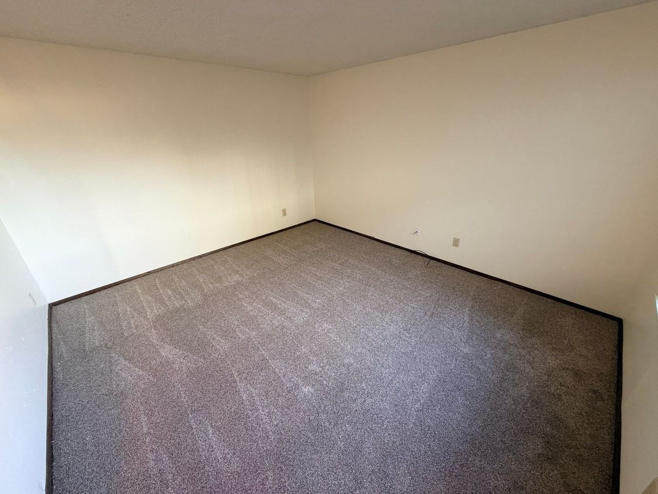 1752 Salishan St Se - Photo 5 of 15