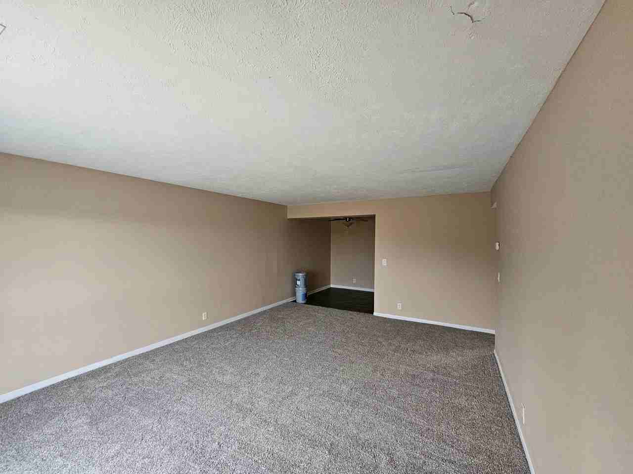Charter Oaks II Apartments - Photo 3 of 11
