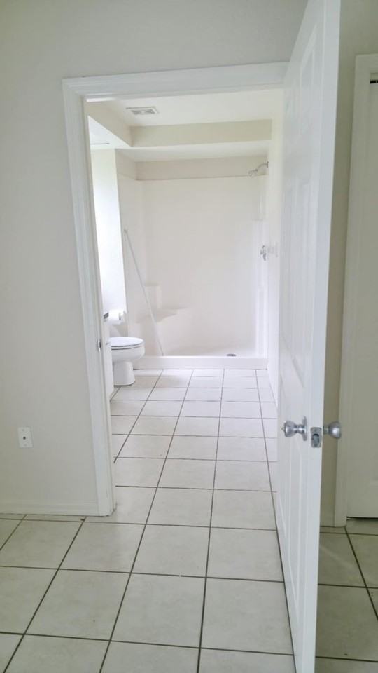 2582 Landover Blvd - Photo 3 of 12