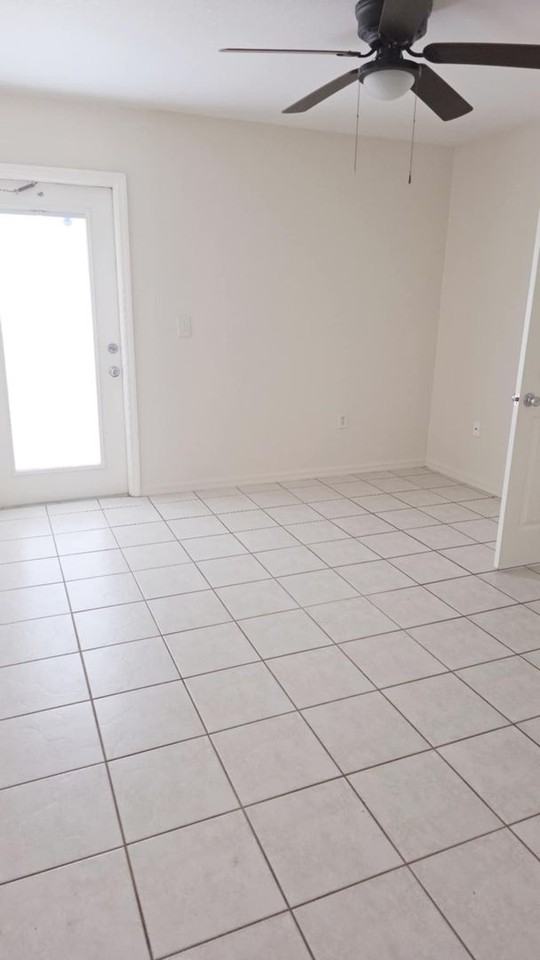 2582 Landover Blvd - Photo 4 of 12