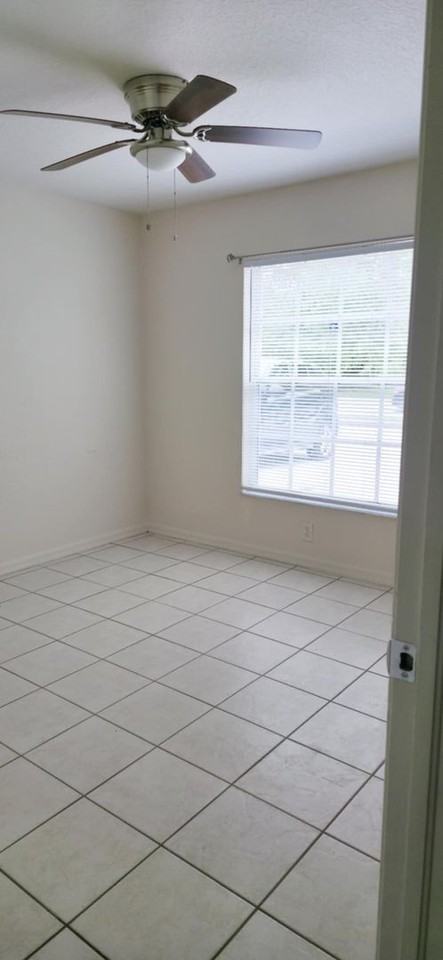 2582 Landover Blvd - Photo 6 of 12