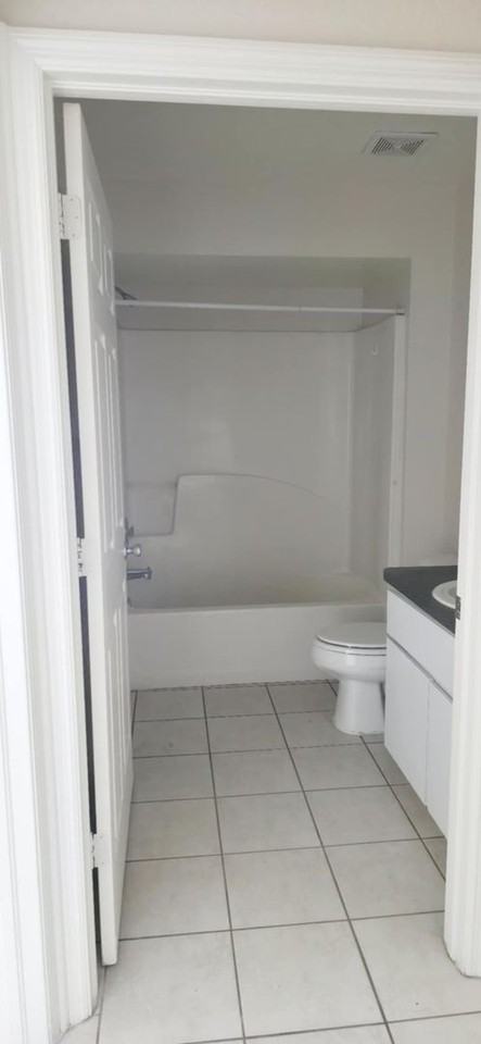 2582 Landover Blvd - Photo 7 of 12