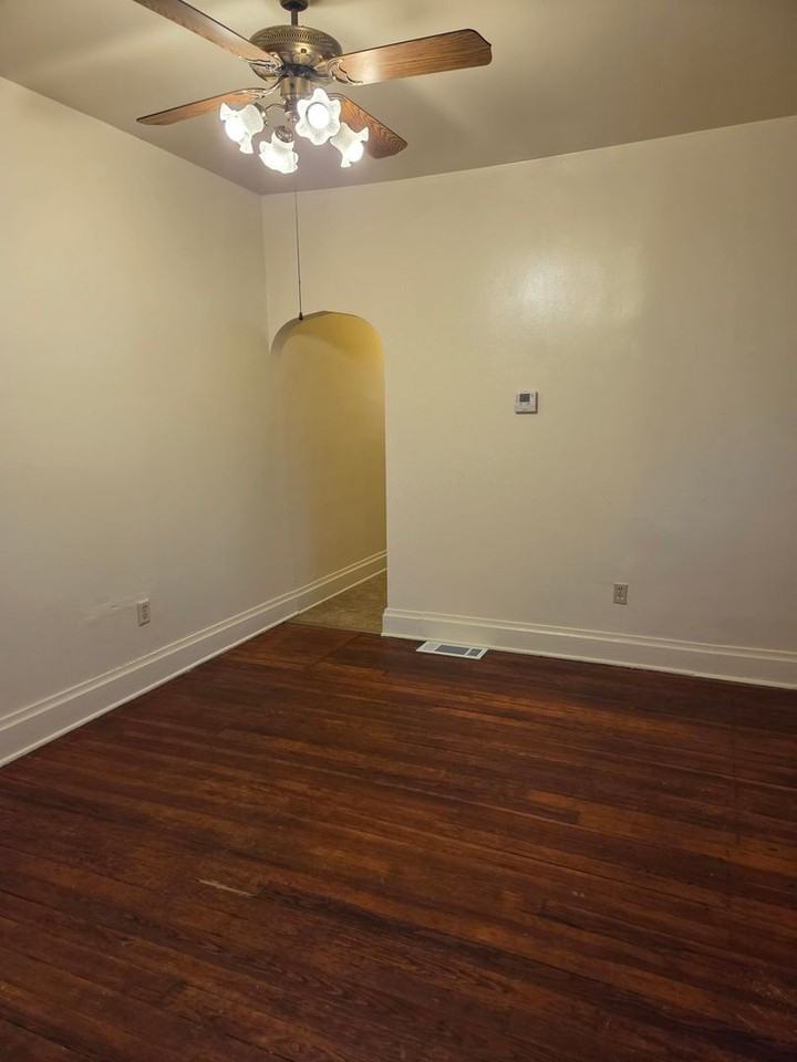 1014 Oneida St - Photo 3 of 6