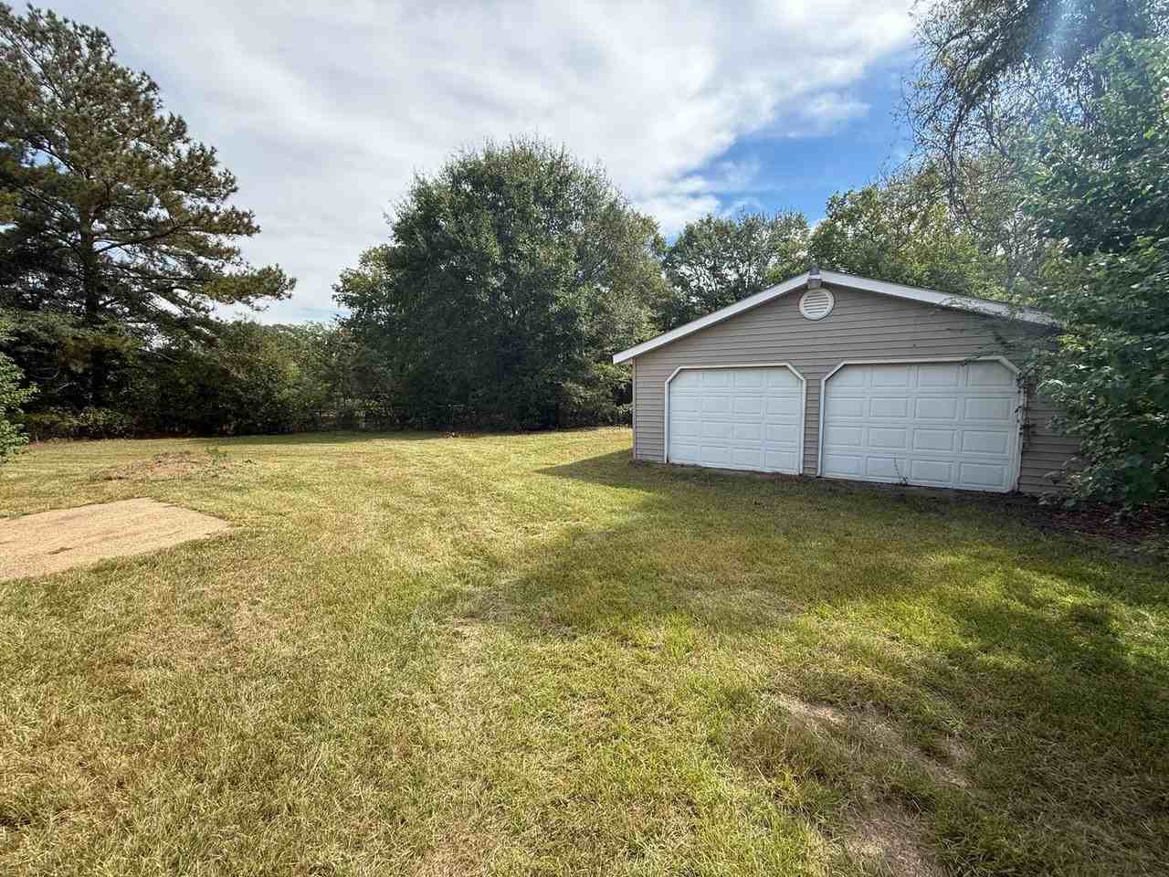 6428 Wares Ferry Rd - Photo 3 of 12