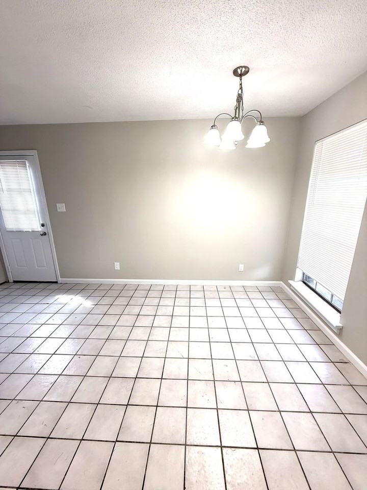 6428 Wares Ferry Rd - Photo 6 of 12