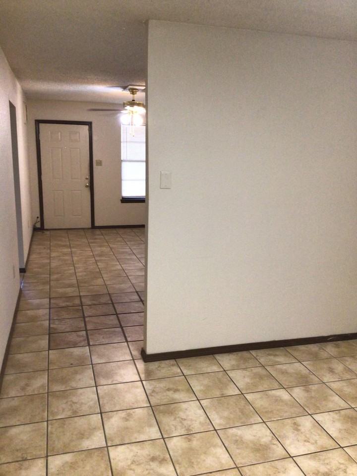 2440 Elm Park Dr - Photo 5 of 22