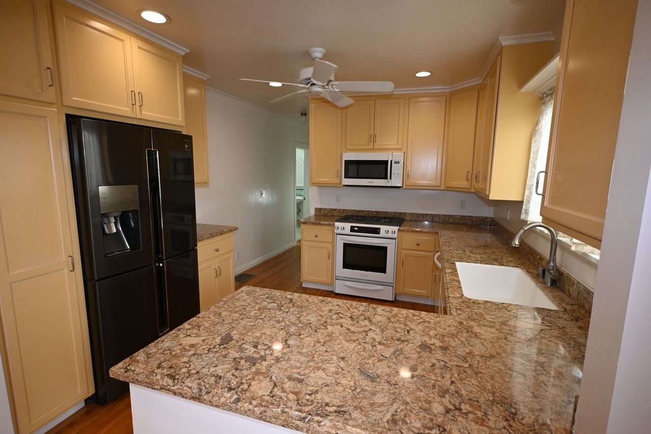 169 Pomona Ave - Photo 5 of 20