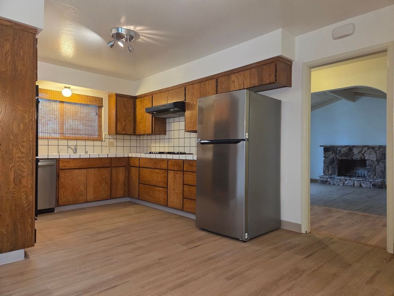 1060 Juniper Dr - Photo 7 of 32