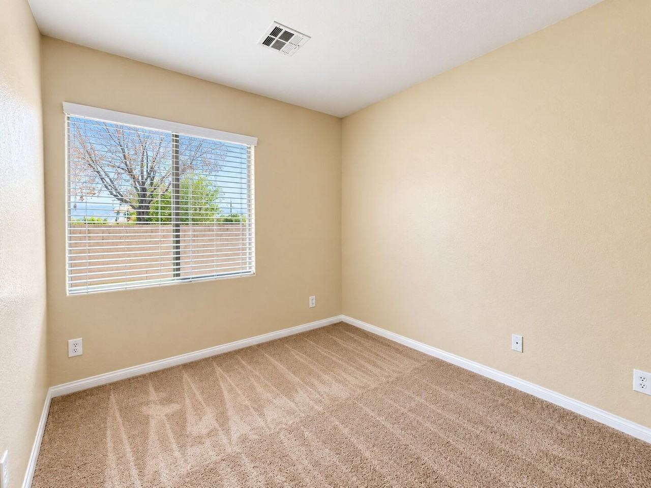 2025 Pipeline Beach Ct - Photo 4 of 32