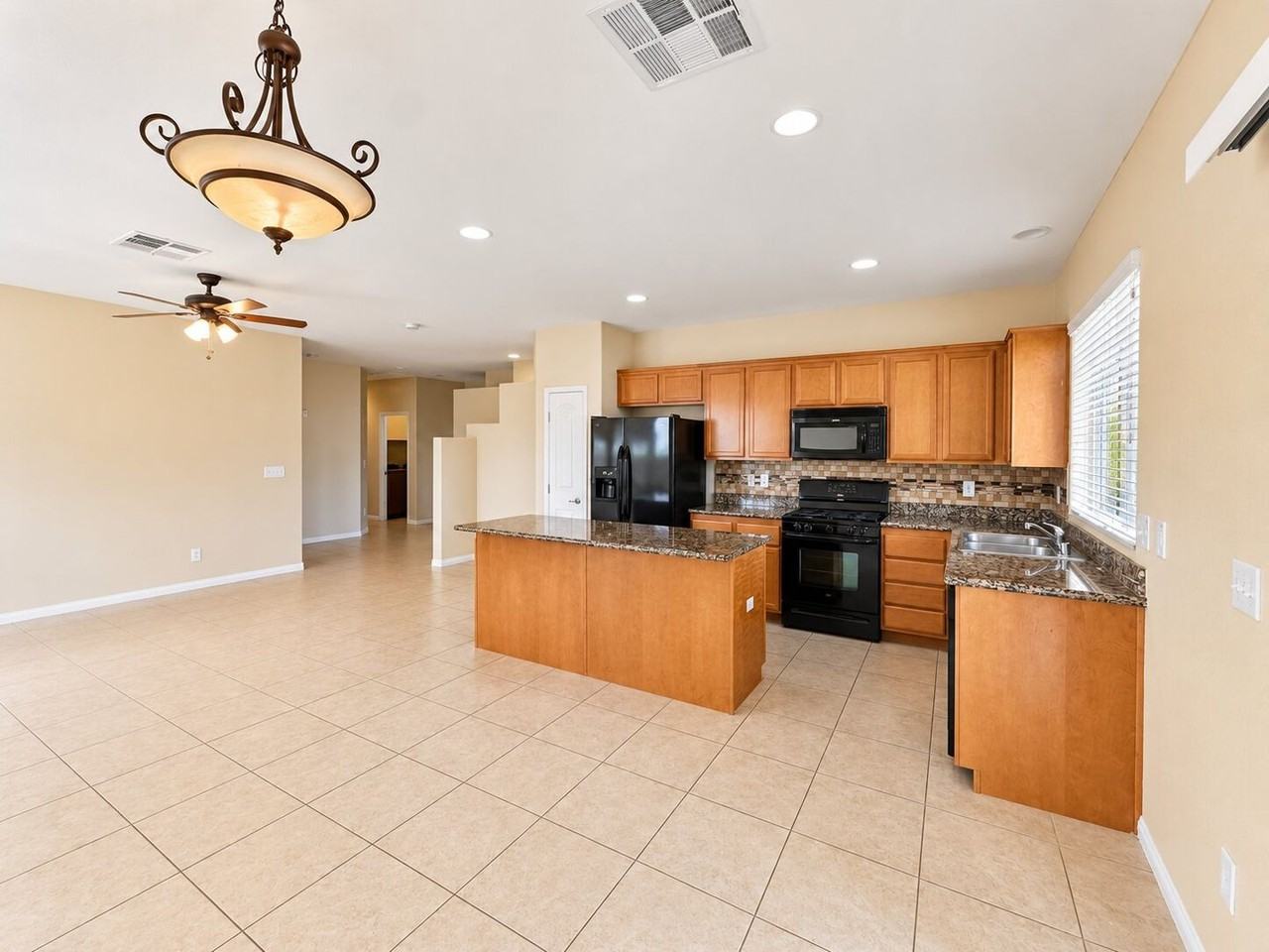 2025 Pipeline Beach Ct - Photo 5 of 32