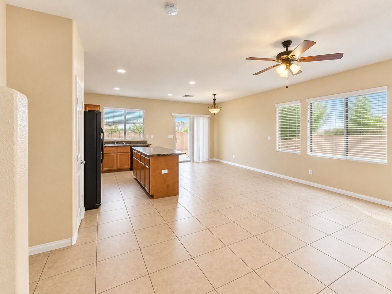 2025 Pipeline Beach Ct - Photo 7 of 32