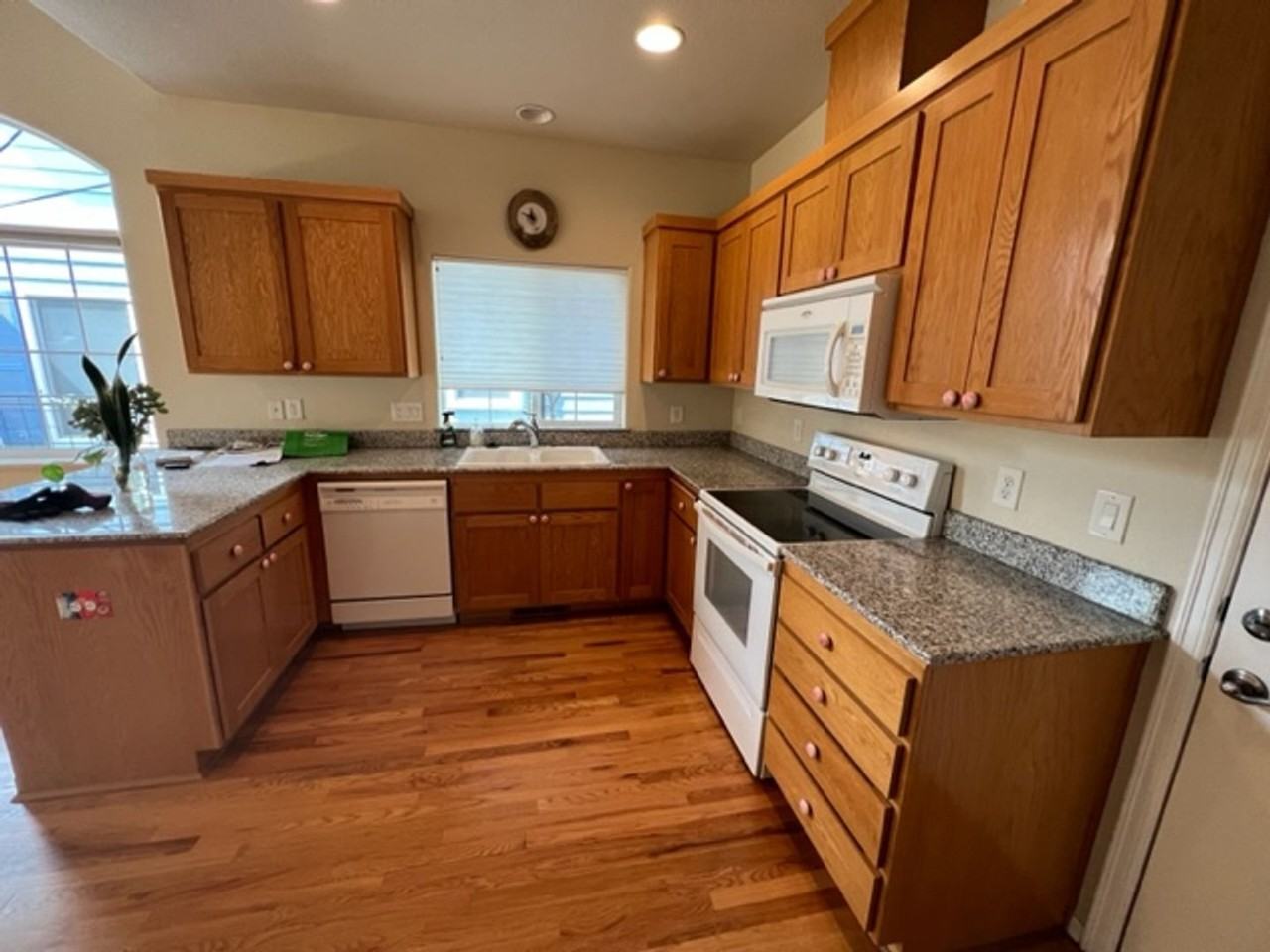 2088 Creek Dr - Photo 2 of 26