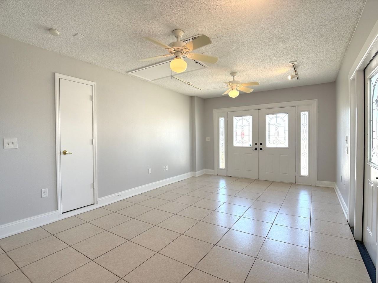 504 Lake Dexter Blvd - Photo 2 of 34