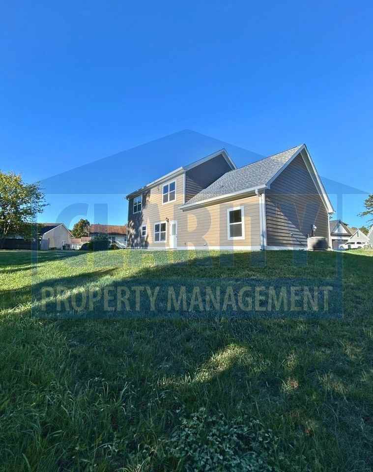 5085 Solar Ln Nw - Photo 4 of 31