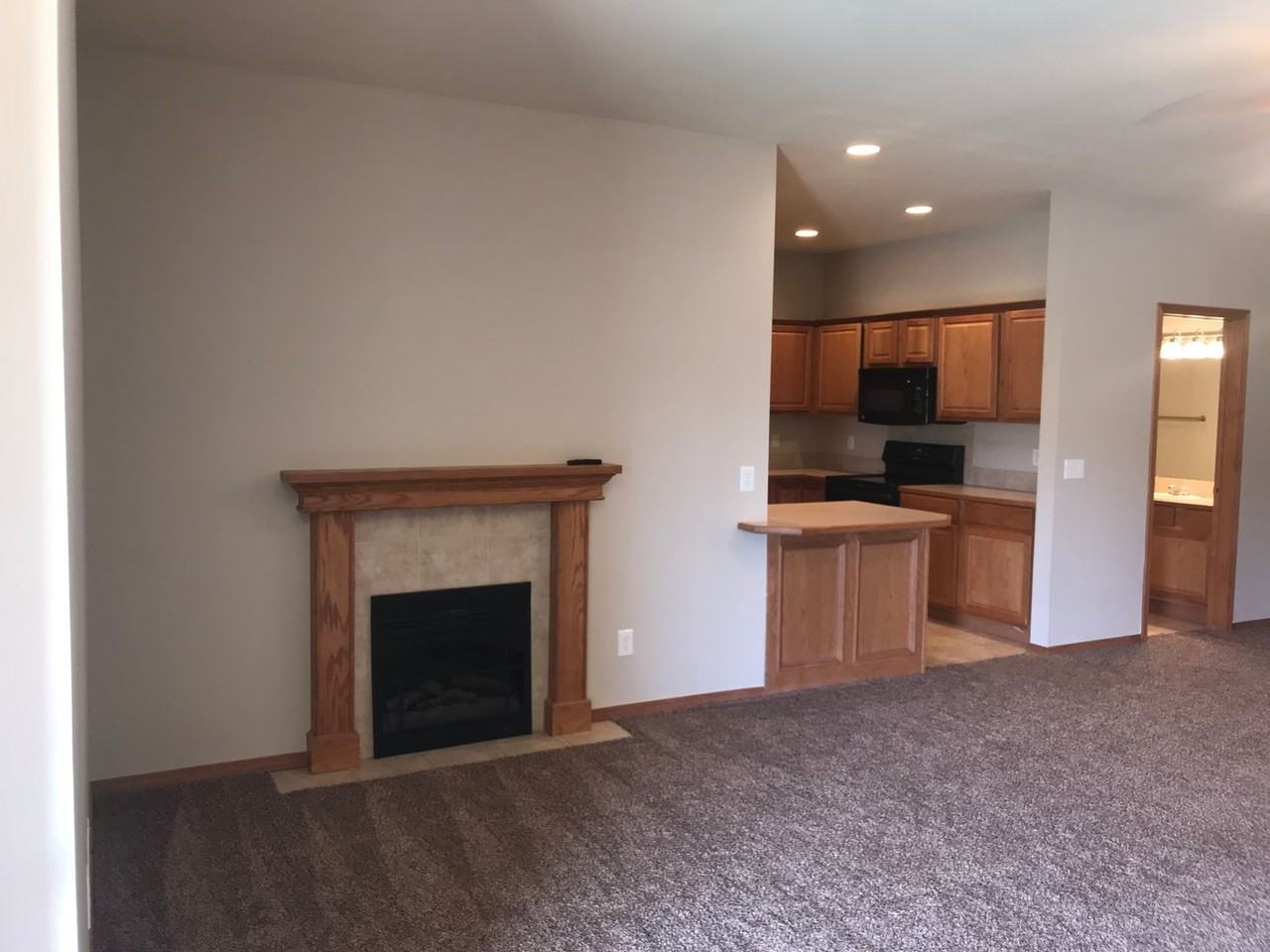 709 Ne 4th St - Photo 2 of 10
