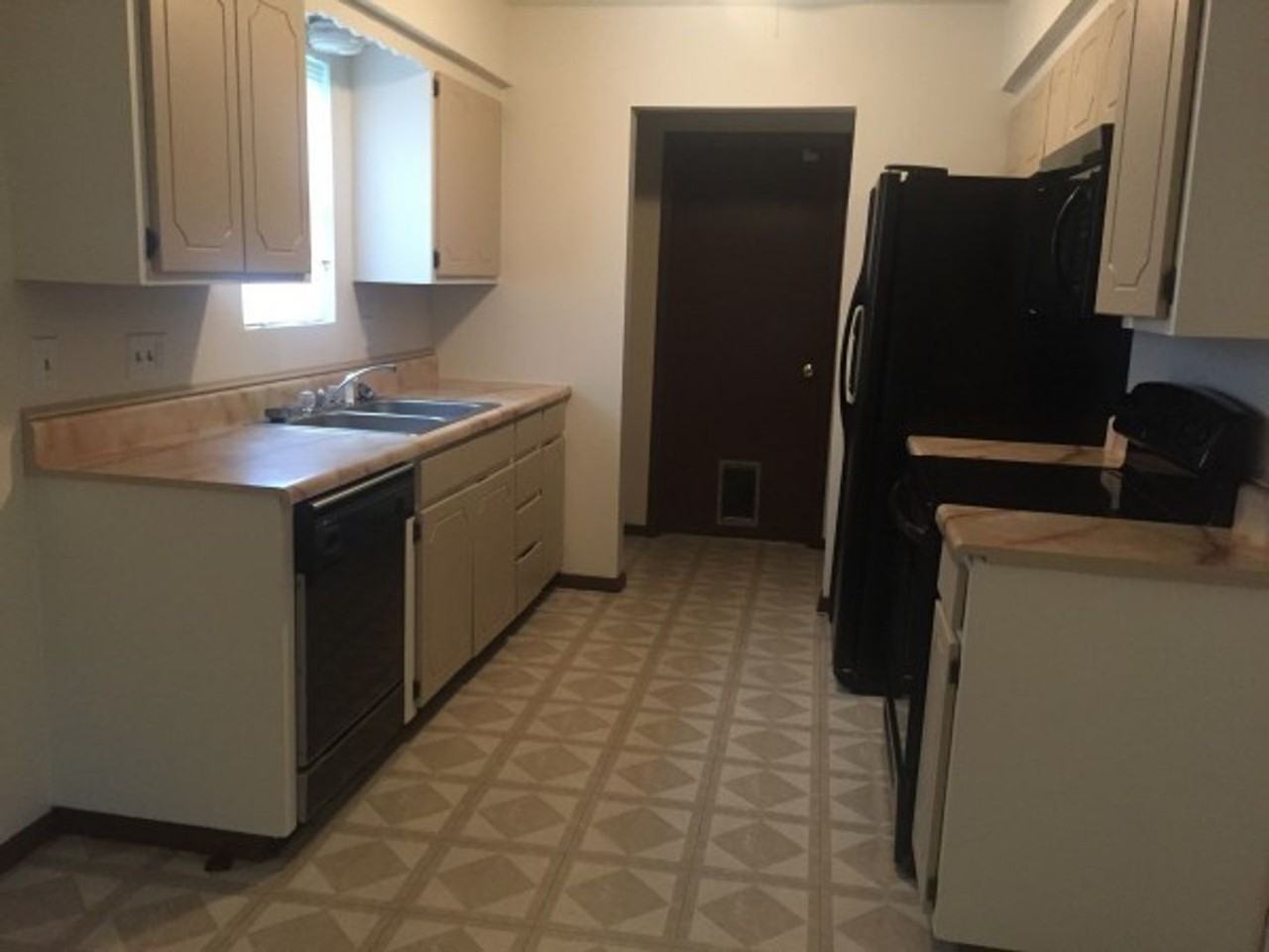 3322 E 4th Ave - Photo 2 of 9
