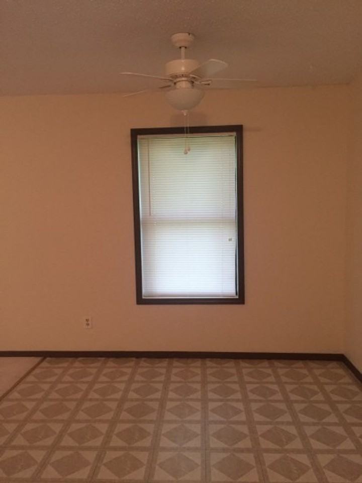 3322 E 4th Ave - Photo 3 of 9