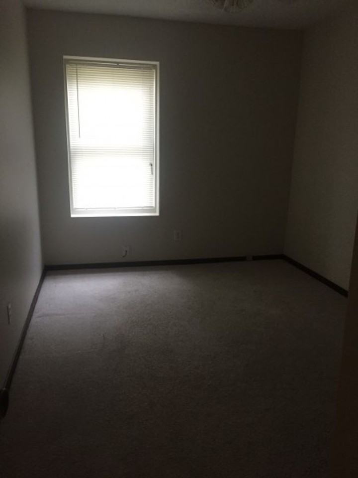 3322 E 4th Ave - Photo 6 of 9