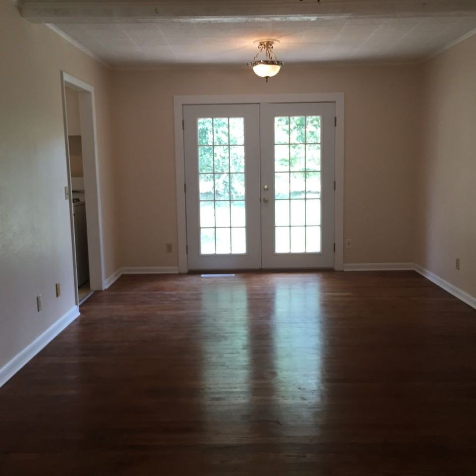 231 S Dryden St - Photo 2 of 10