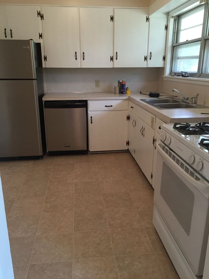 231 S Dryden St - Photo 4 of 10