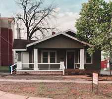 featured image of 813 W 4th Ave