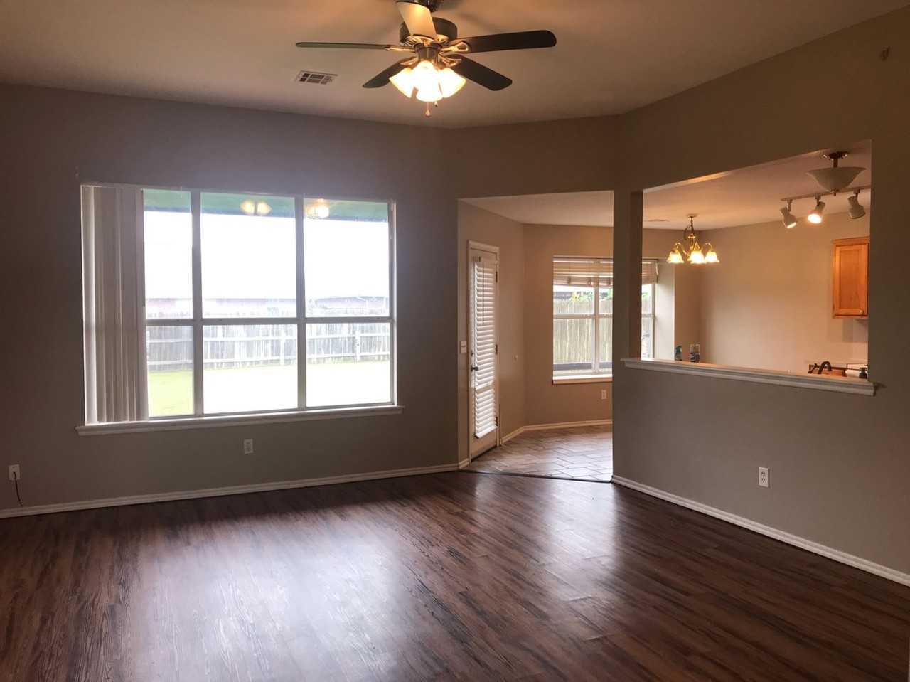 2021 N Manning St - Photo 3 of 29