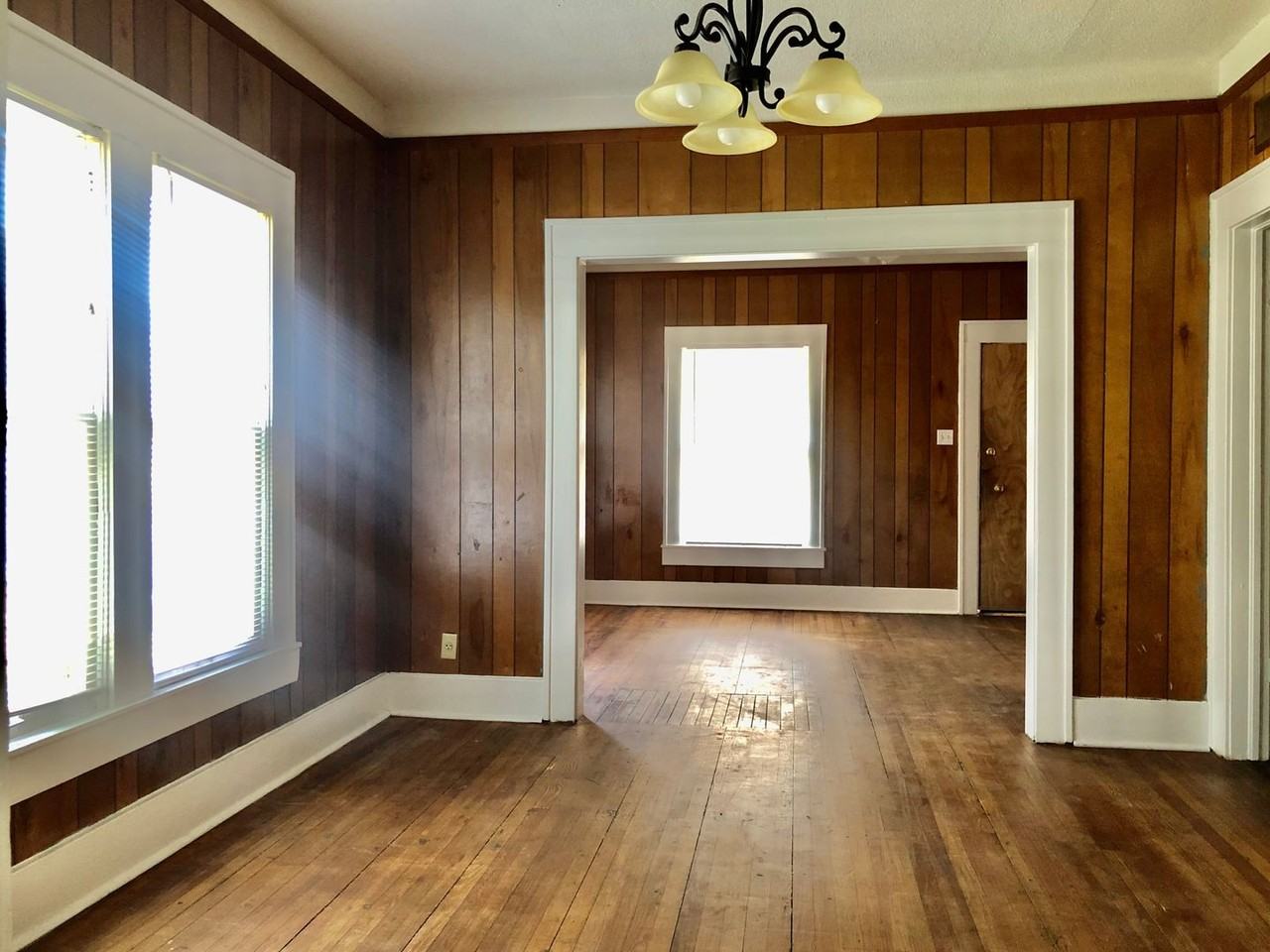1016 S Duck St - Photo 2 of 13