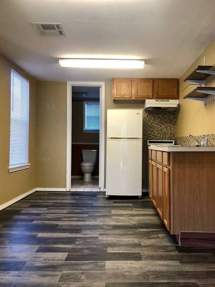 808 S Washington St - Photo 4 of 8