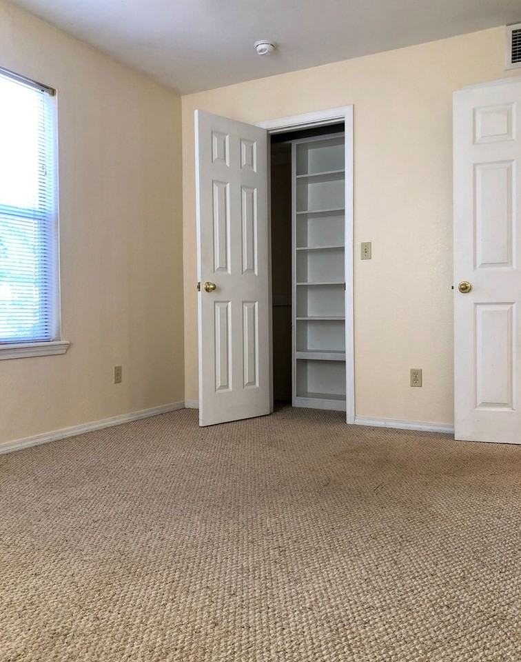 808 S Washington St - Photo 6 of 8
