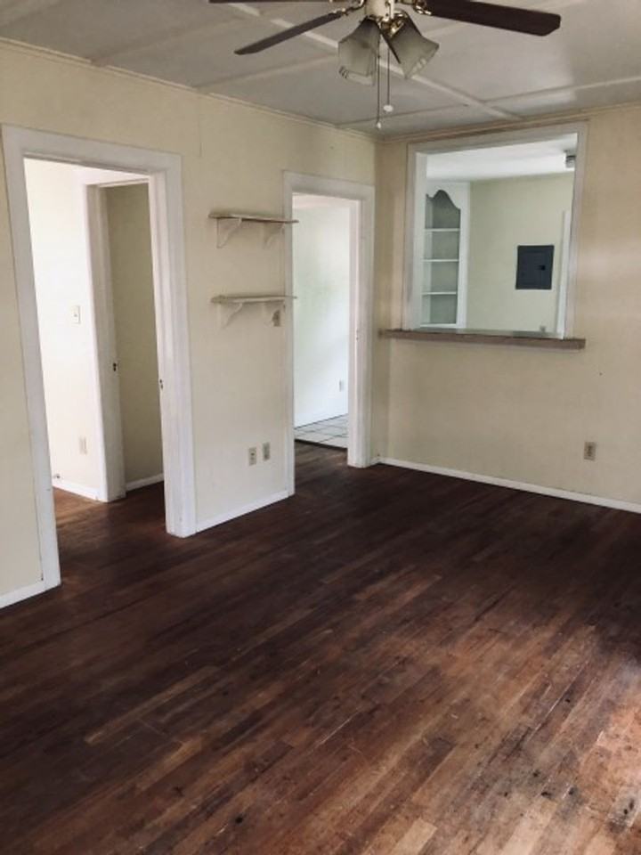 810 S Washington St - Photo 3 of 5