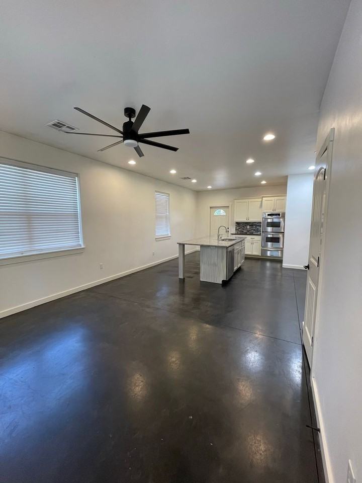 1407 S Lowry St - Photo 3 of 20