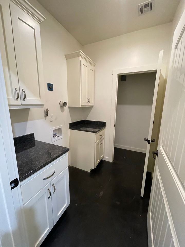 1407 S Lowry St - Photo 4 of 20