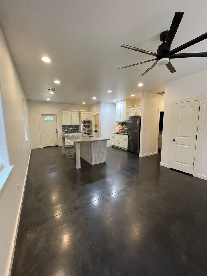 1407 S Lowry St - Photo 5 of 20