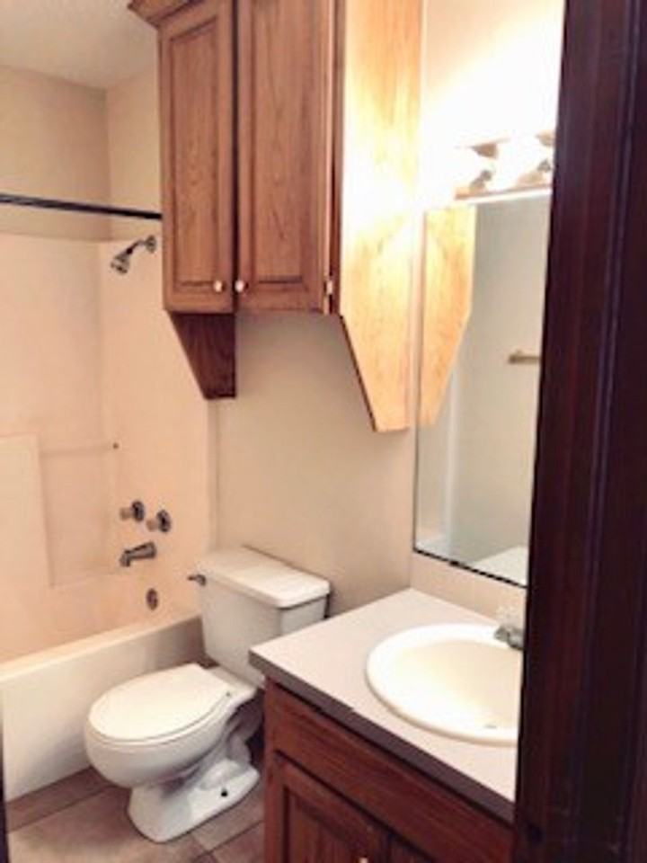 1326 N Dryden Ct - Photo 5 of 6
