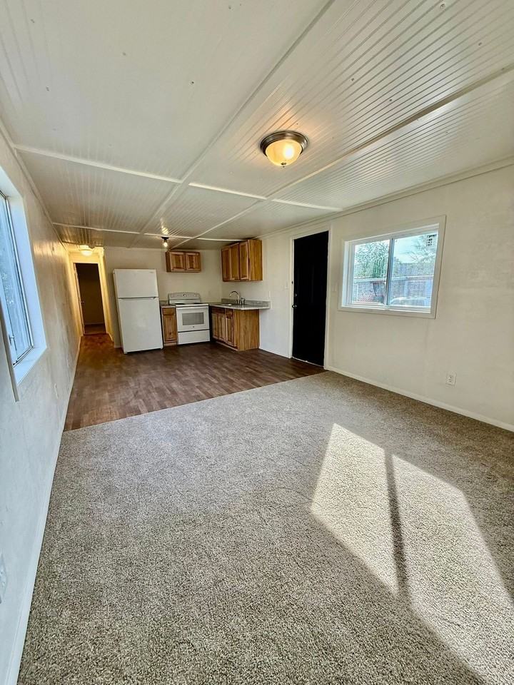 424 Industrial Ln - Photo 5 of 12