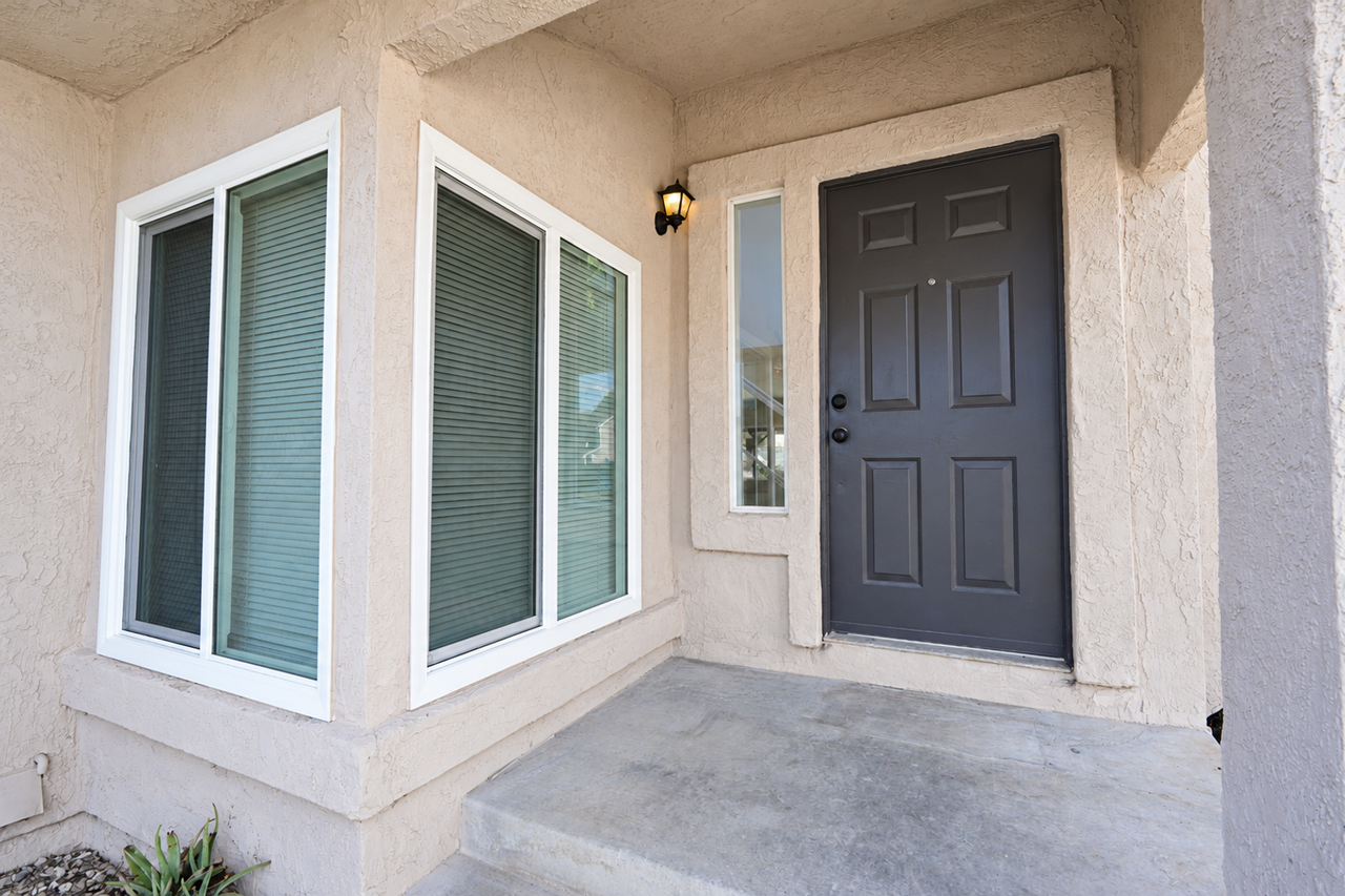 16369 Silverbirch Rd - Photo 4 of 27