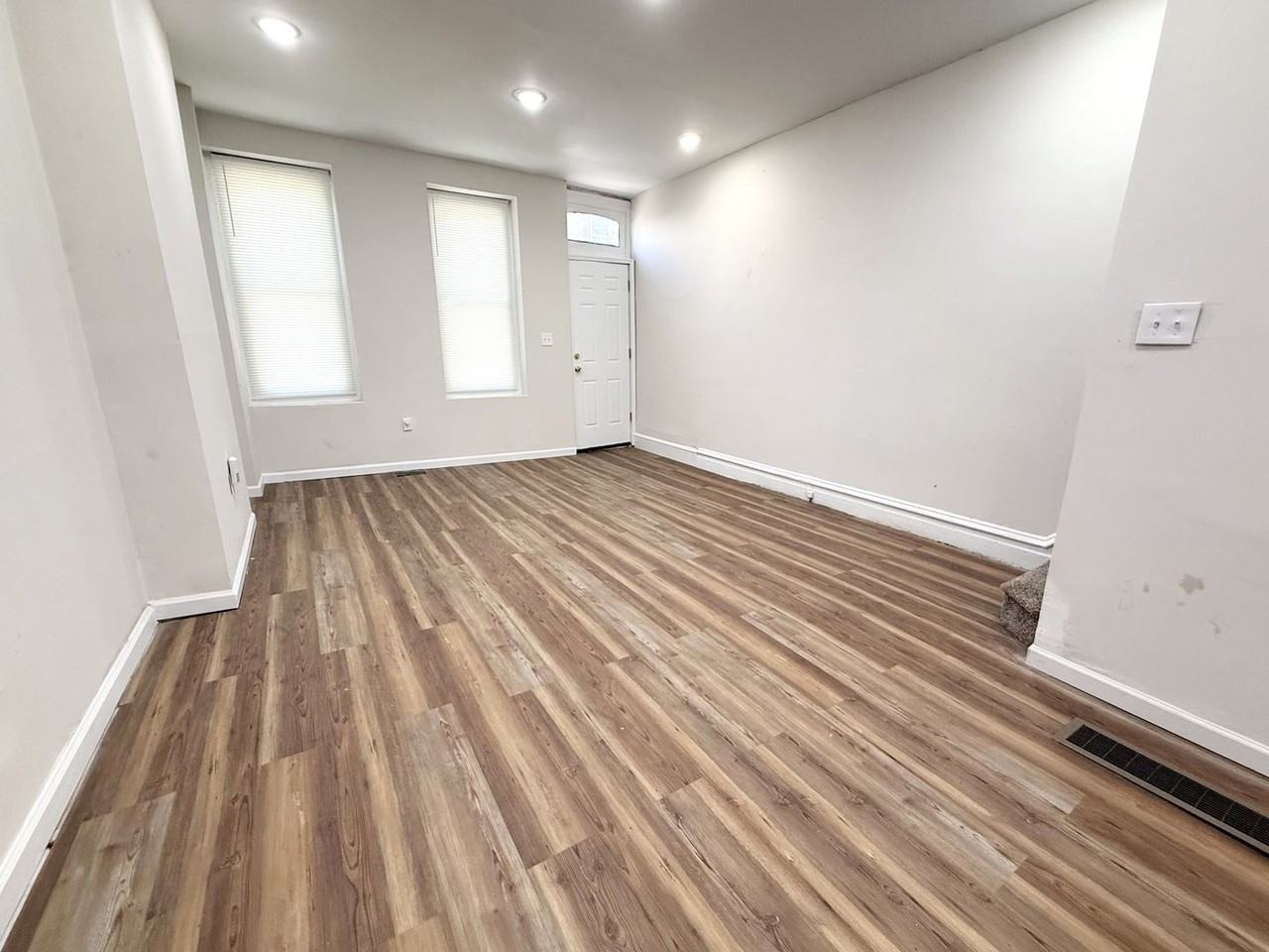 2262 N Gratz St - Photo 5 of 19