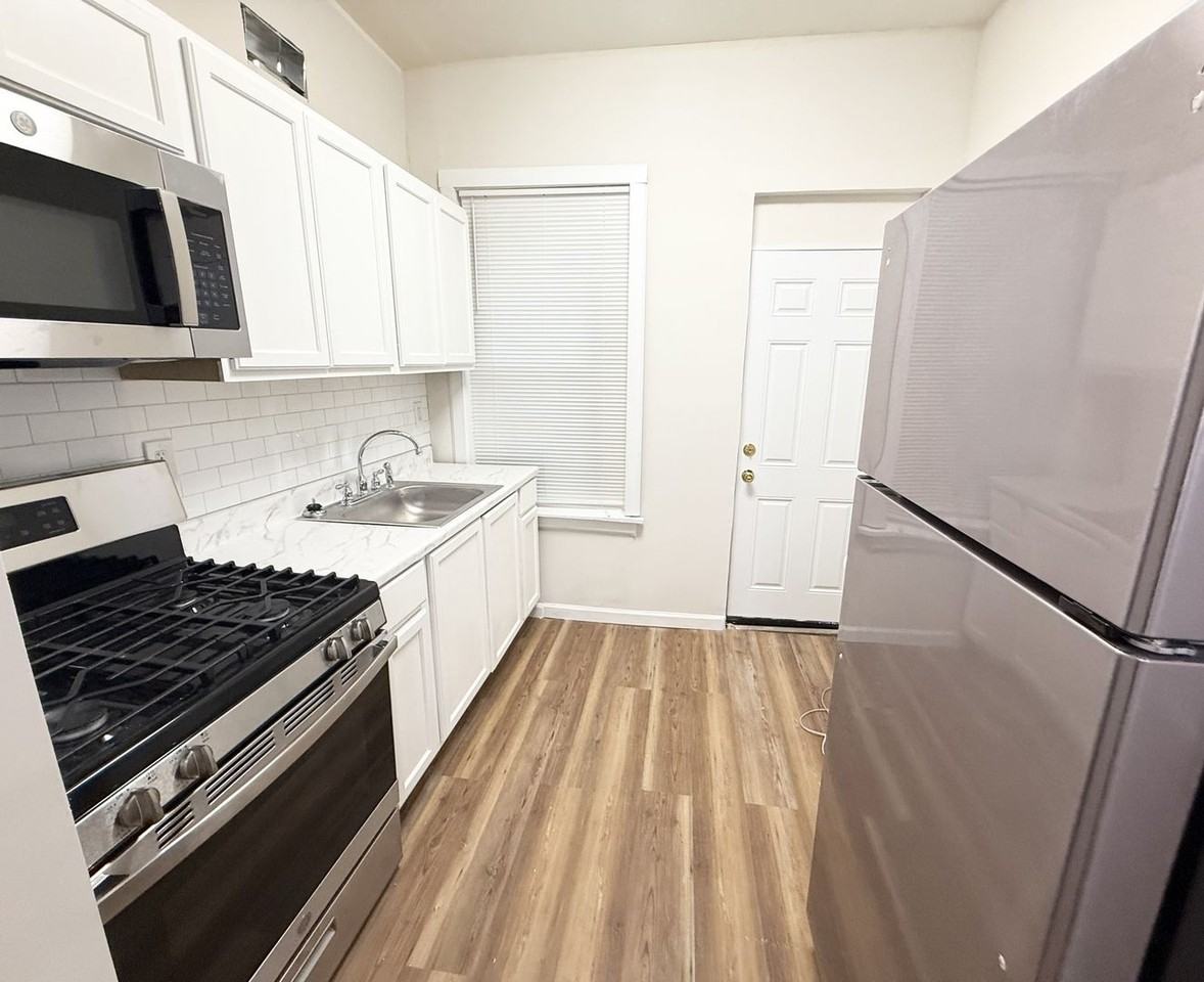 2262 N Gratz St - Photo 6 of 19